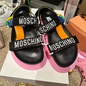 Moschino logos sandals